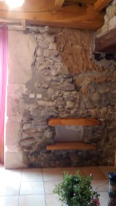 jointage sur mur pierres/ pisé